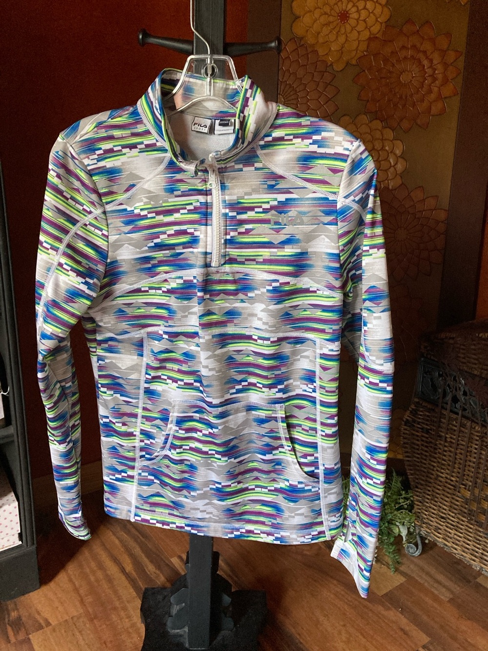 Fila Sport Medium long sleeve geometric patterned partial zip top